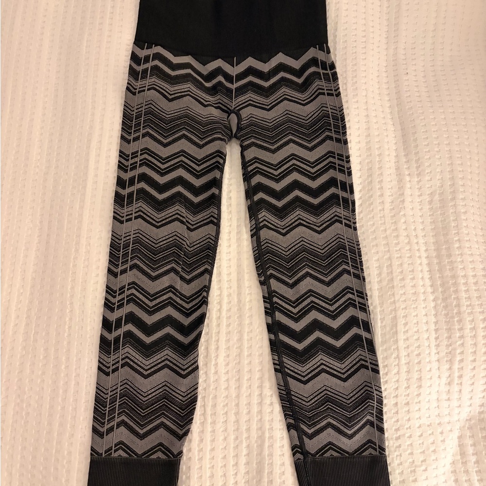 lululemon athletica Black and Gray Patterned Leggings